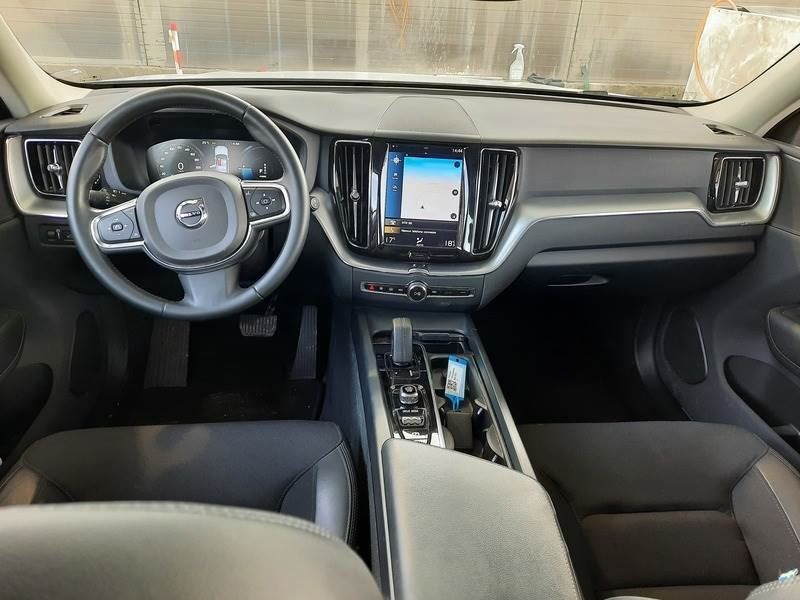 Volvo XC60 • 2019 • 35,000 km 2