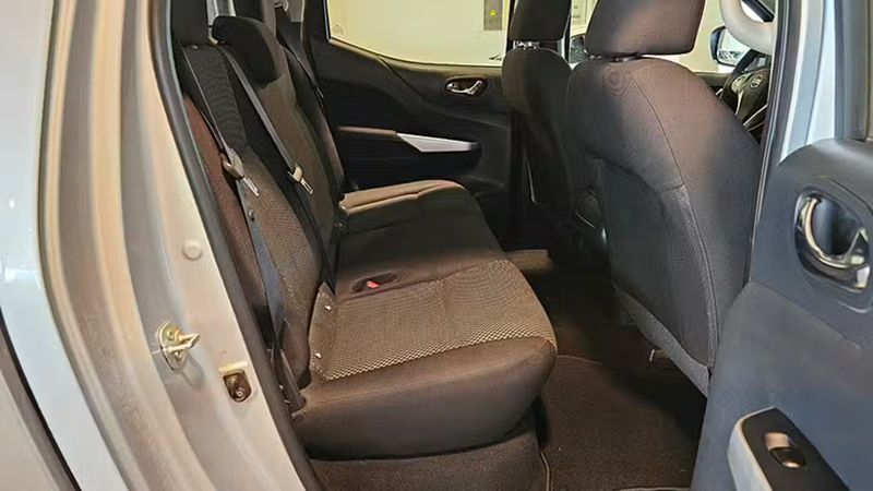 Nissan Navara • 2018 • 68,808 km 4