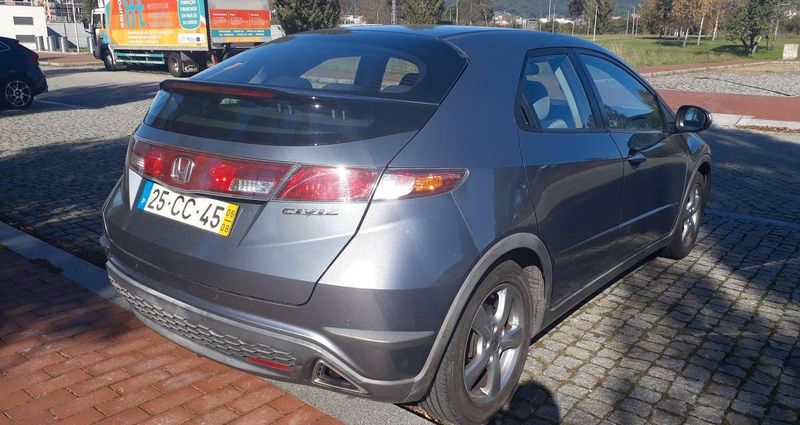 Honda Civic • 2006 • 150,000 km 2