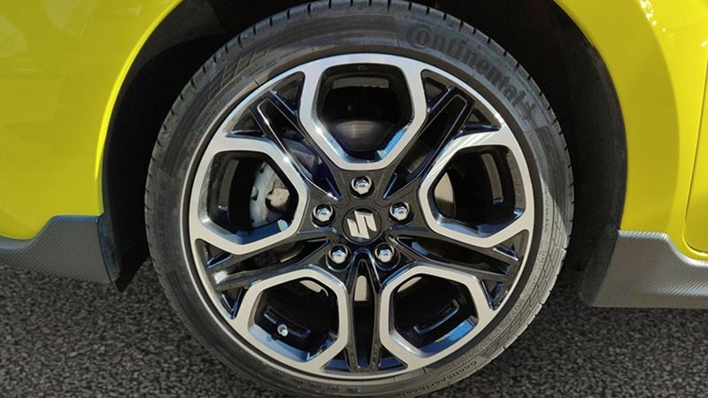 Suzuki Swift • 2023 • 27,000 km 11