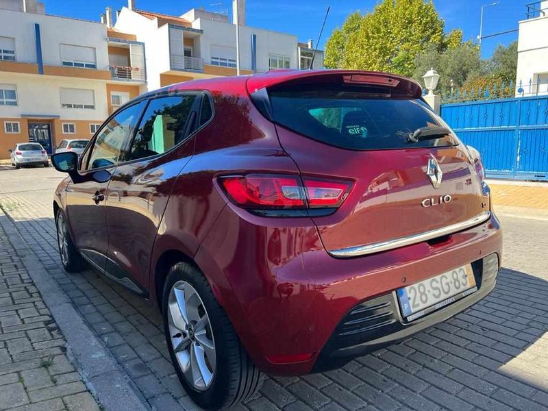 Renault Clio • 2016 • 56,142 km 2