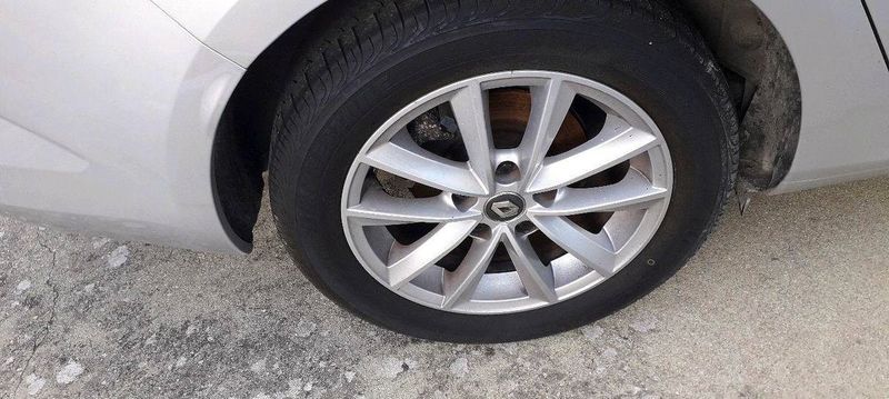 Renault Mégane • 2017 • 190,000 km 4