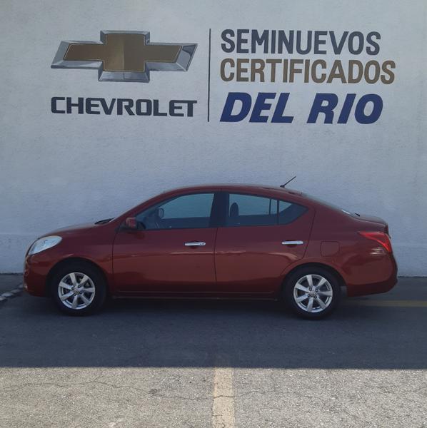 Nissan Versa • 2013 • 76,567 km 9