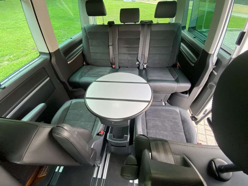 Volkswagen Multivan • 2018 • 91,000 km 5