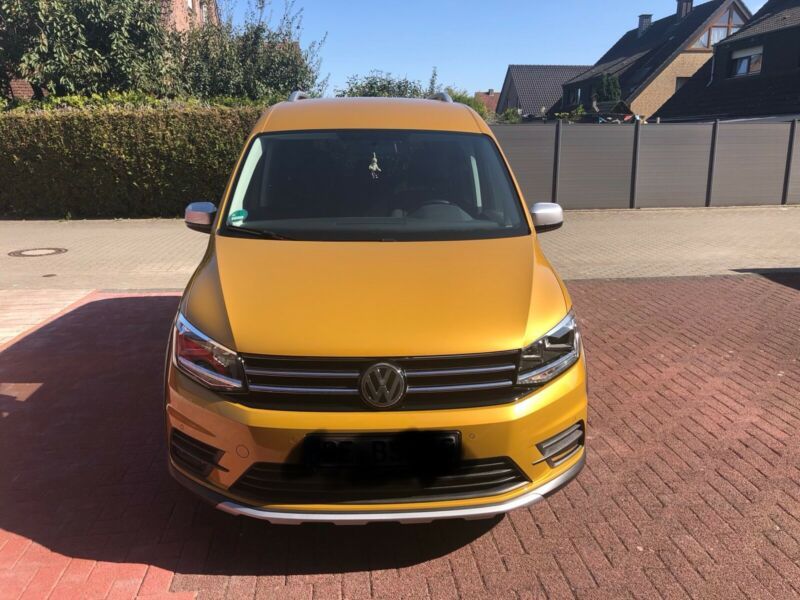 Volkswagen Caddy • 2018 • 53,990 km 2
