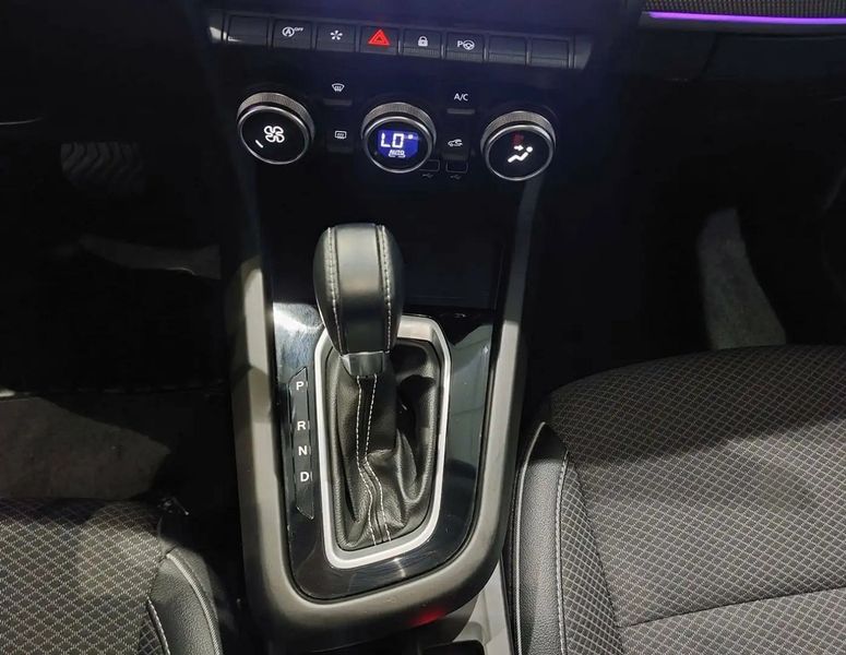 Renault Captur • 2022 • 21,045 km 12