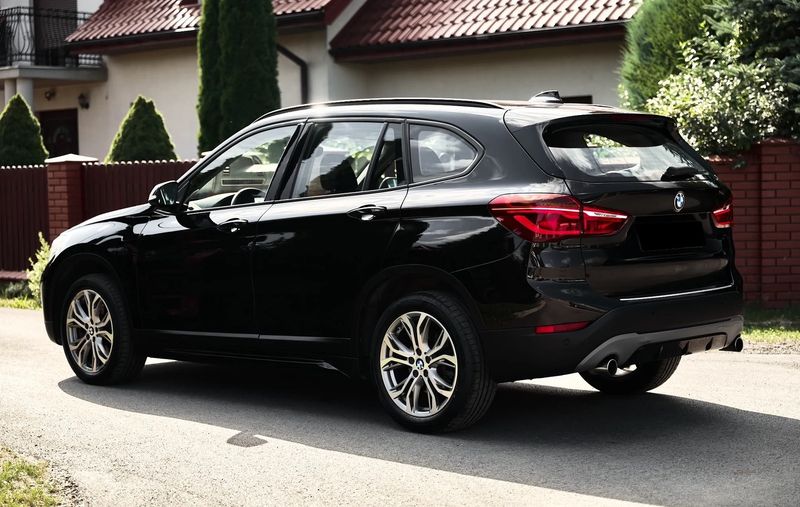 BMW X1 • 2015 • 193,000 km 3