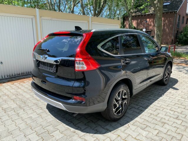 Honda CR-V • 2016 • 54,400 km 3