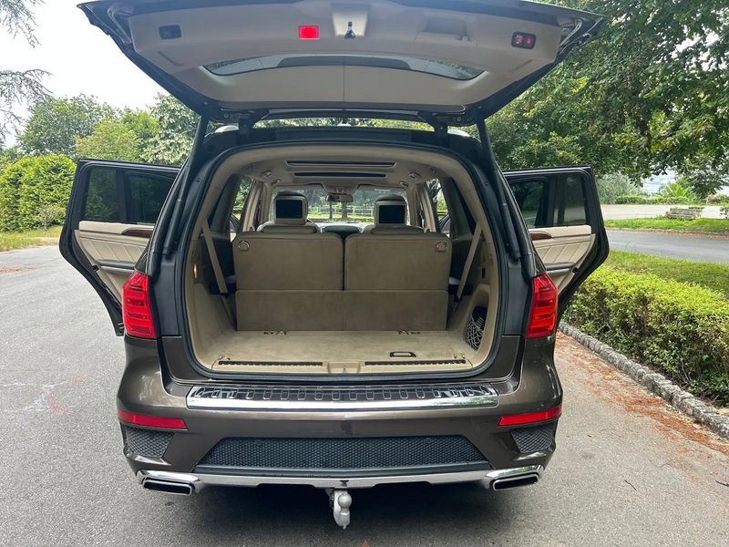 Mercedes-Benz GL-Class • 2015 • 115,000 km 5