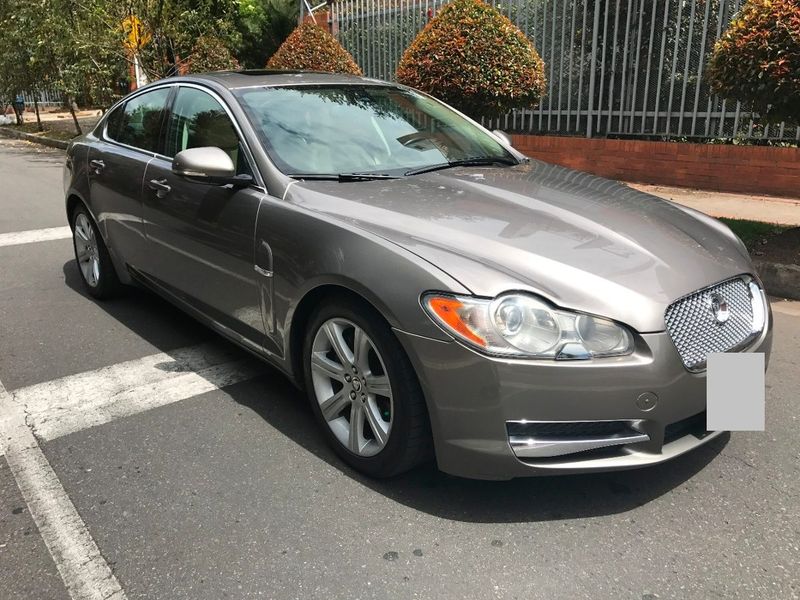 Jaguar XF • 2011 • 130,000 km 3