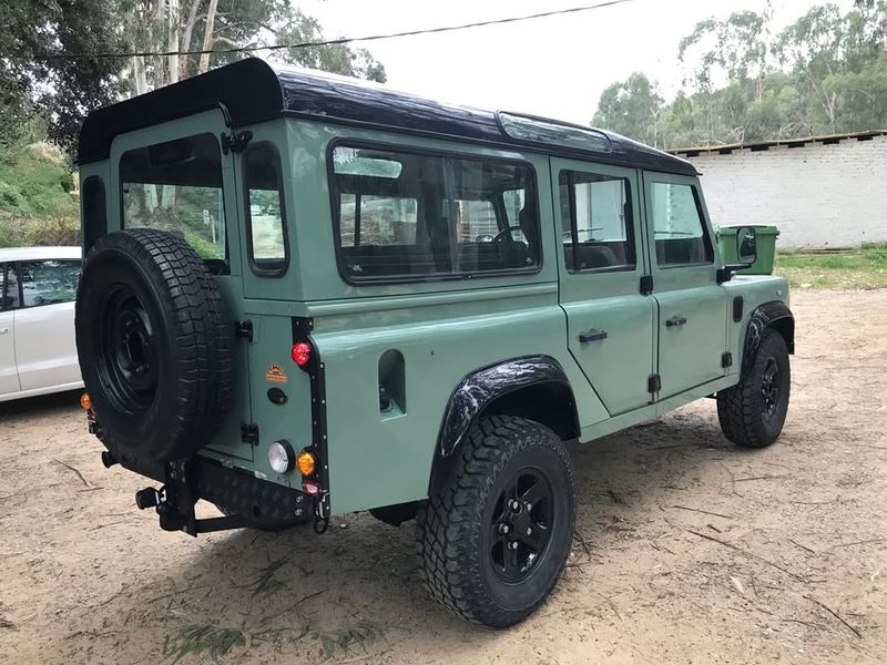 Land Rover Defender • 2001 • 124,000 km 4