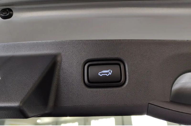 Hyundai Tucson • 2025 • 12,396 km 12