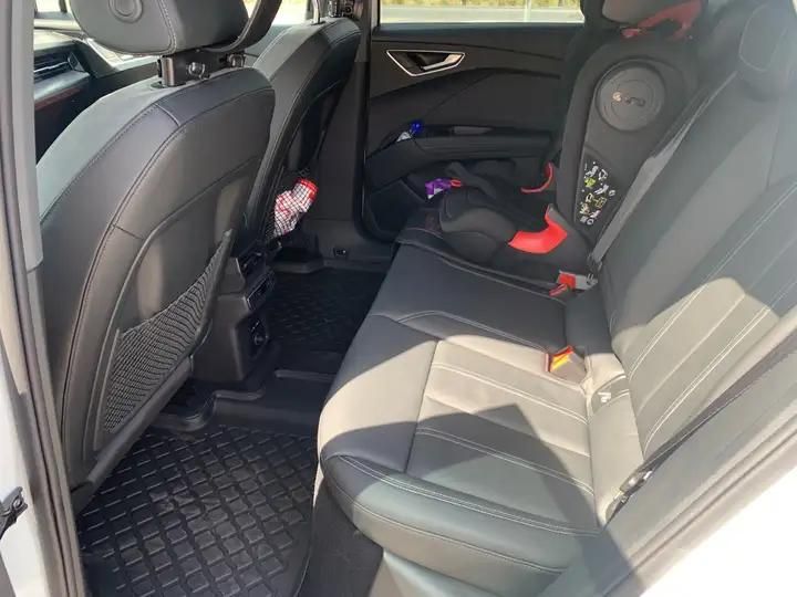 Audi Q5 • 2021 • 25,000 km 1