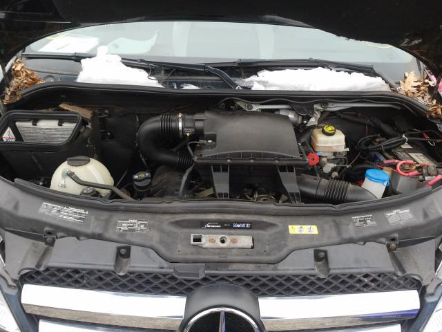 Mercedes-Benz 210 Van • 2012 • 54,392 km 5