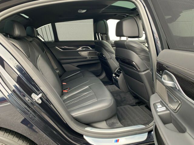 BMW 7 • 2020 • 40,000 km 5