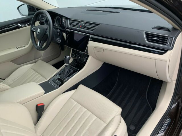 Škoda Superb • 2018 • 72,000 km 5