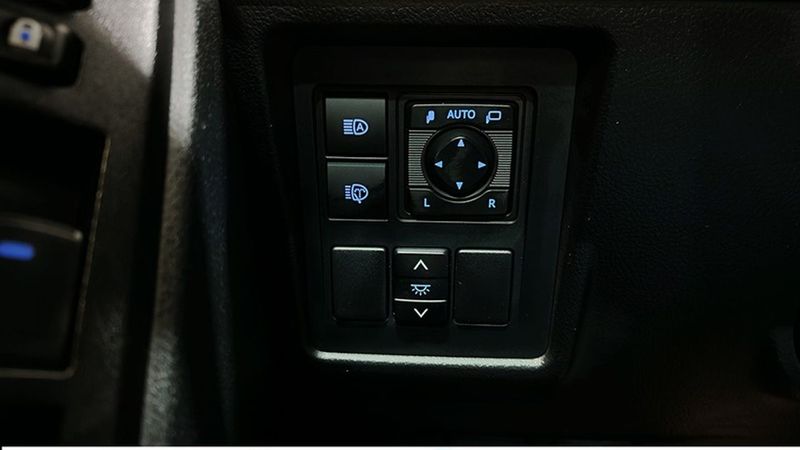 Toyota Land Cruiser • 2020 • 25,997 km 24