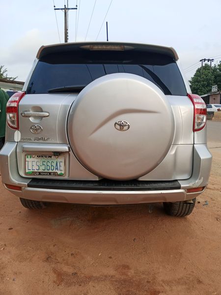 Toyota RAV4 • 2010 • 110,000 km 6