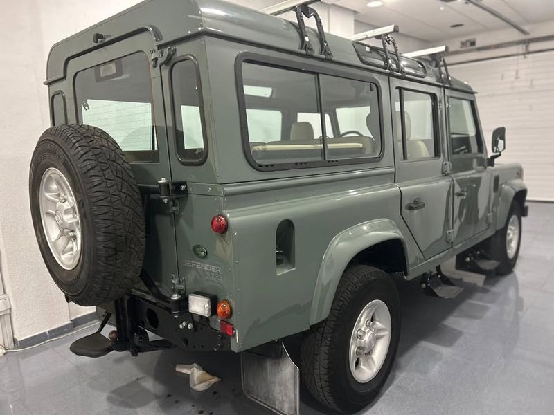 Land Rover Defender • 2000 • 236,725 km 11