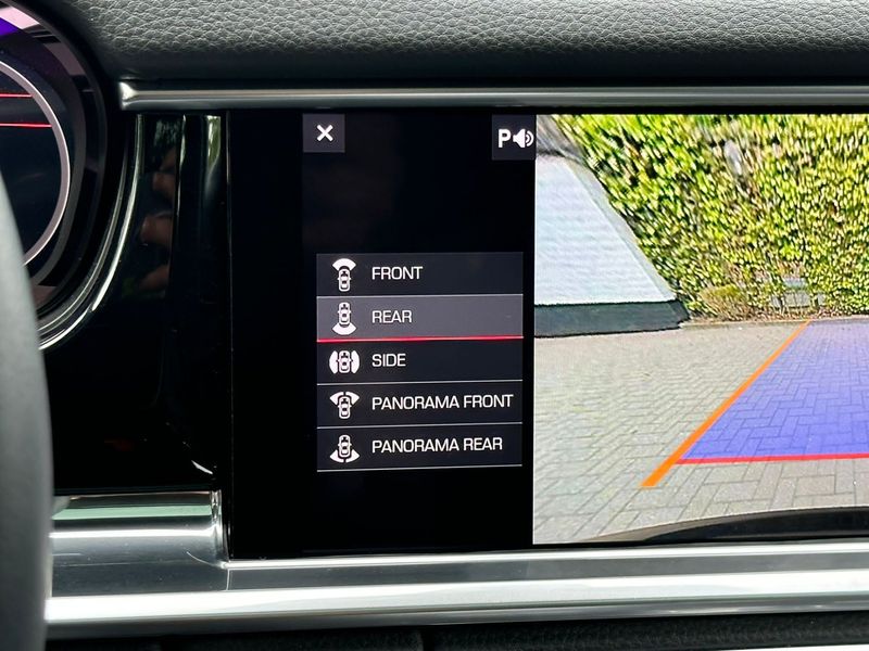 Porsche Panamera • 2018 • 221,000 km 11