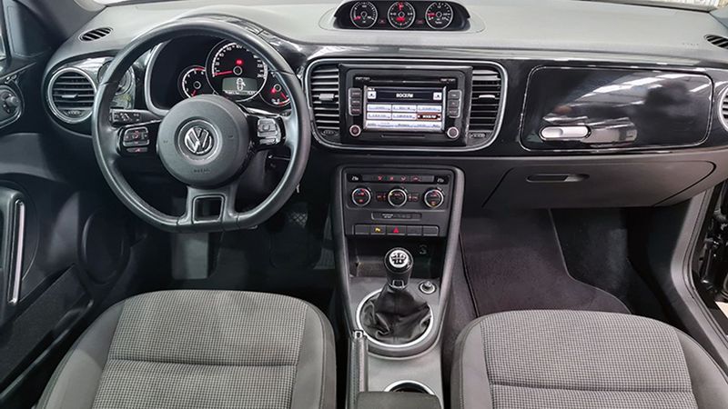Volkswagen Beetle • 2013 • 111,279 km 3