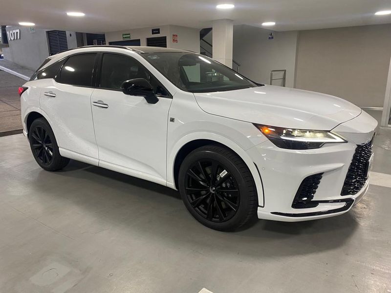 Lexus RX 450h • 2023 • 16,000 km 2