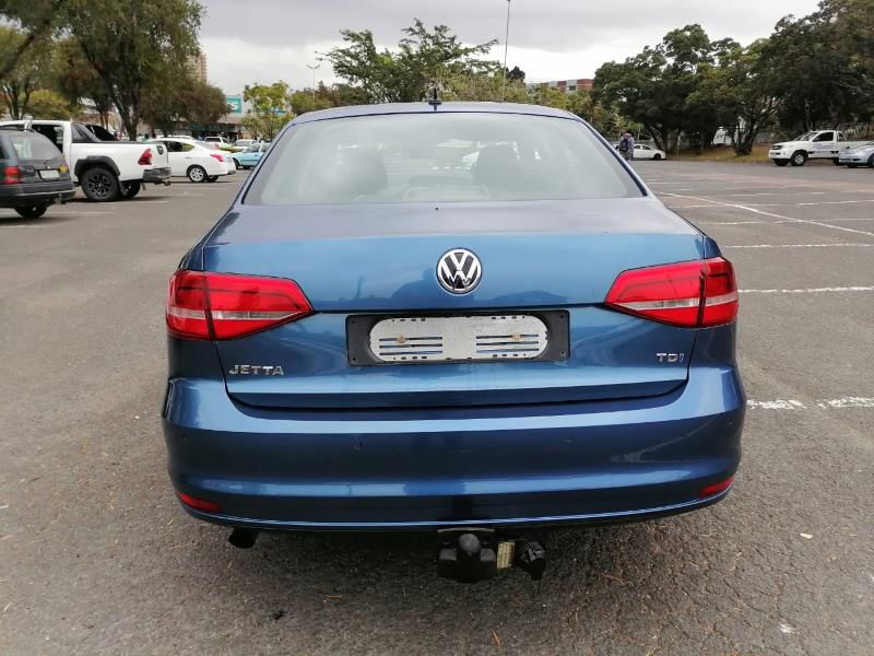 Volkswagen Jetta • 2015 • 165,000 km 4
