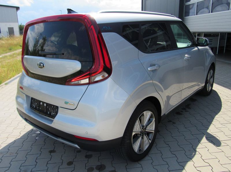 Kia Soul EV • 2021 • 60,500 km 4