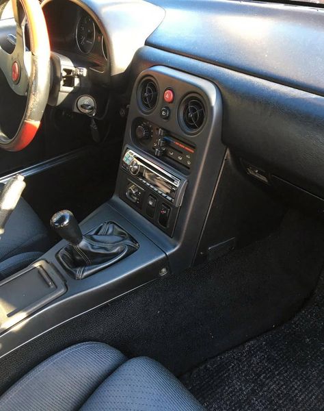Mazda MX-5 • 1991 • 152,000 km 2