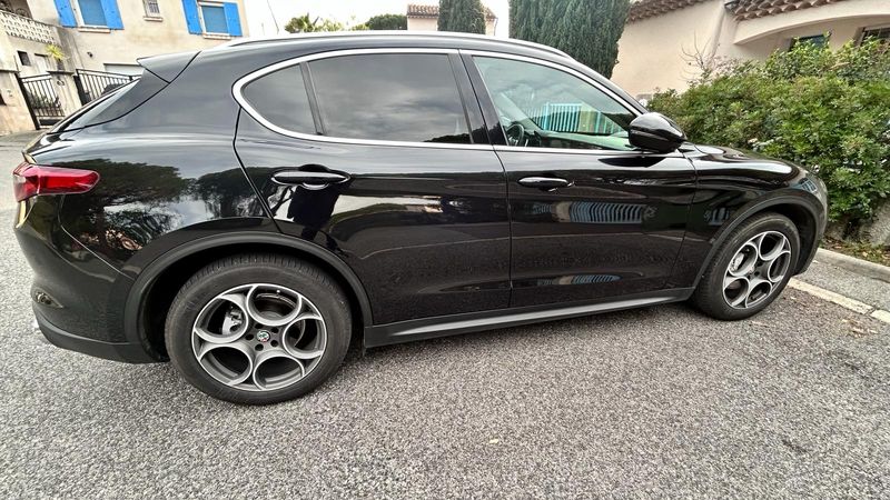 Alfa Romeo Stelvio • 2019 • 82,500 km 9