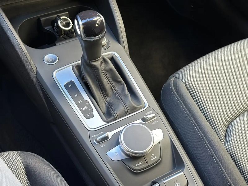 Audi Q3 • 2023 • 24,700 km 13