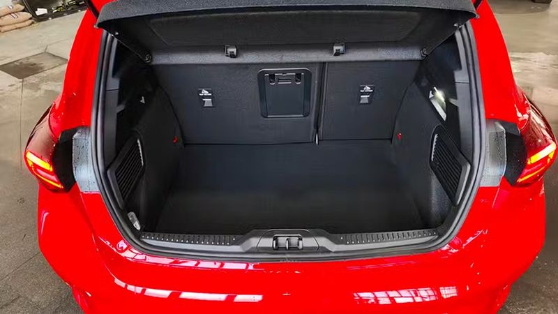 Ford Focus • 2024 • 4,284 km 7