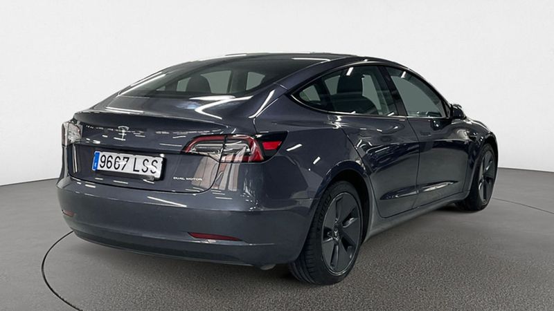 Tesla Model 3 • 2021 • 29,712 km 2