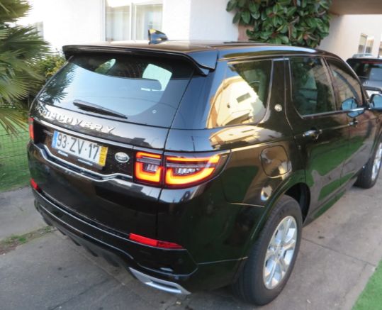 Land Rover Discovery • 2020 • 30,000 km 3