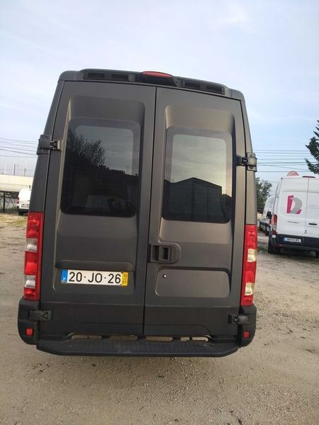 Mercedes-Benz 210 Van • 2010 • 90,000 km 6
