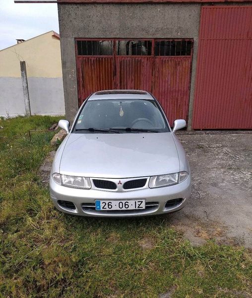 Mitsubishi Carisma • 1996 • 300,000 km 1