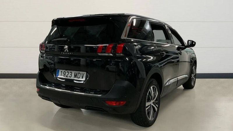 Peugeot 5008 • 2023 • 20,900 km 4