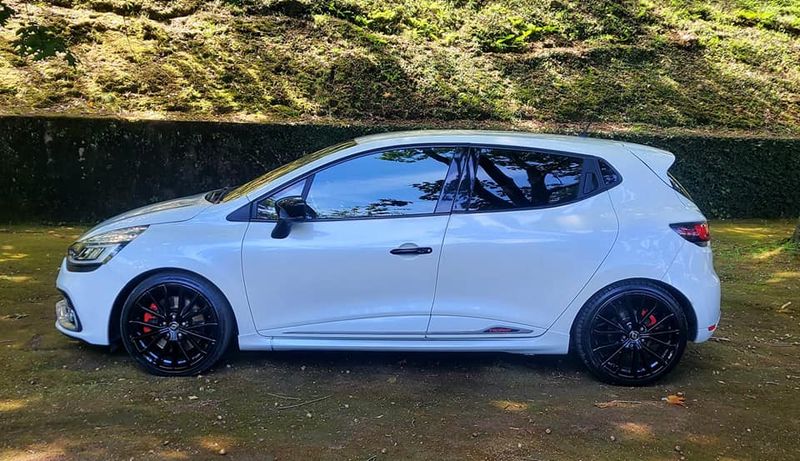 Renault Clio • 2015 • 60,000 km 3