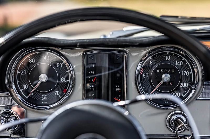 Mercedes-Benz SL • 1965 • 45,000 km 14