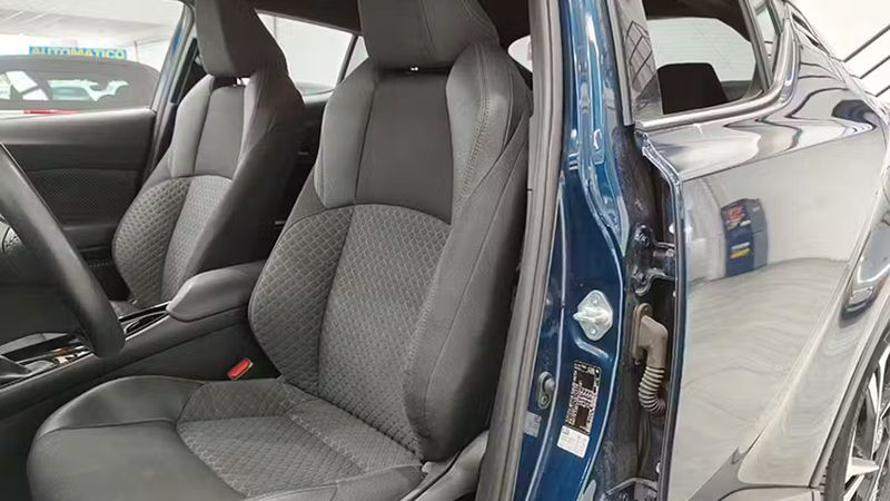 Toyota C-HR • 2023 • 68,845 km 6