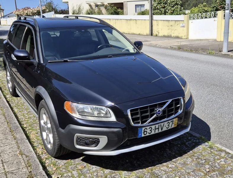 Volvo XC70 • 2009 • 184,000 km 1