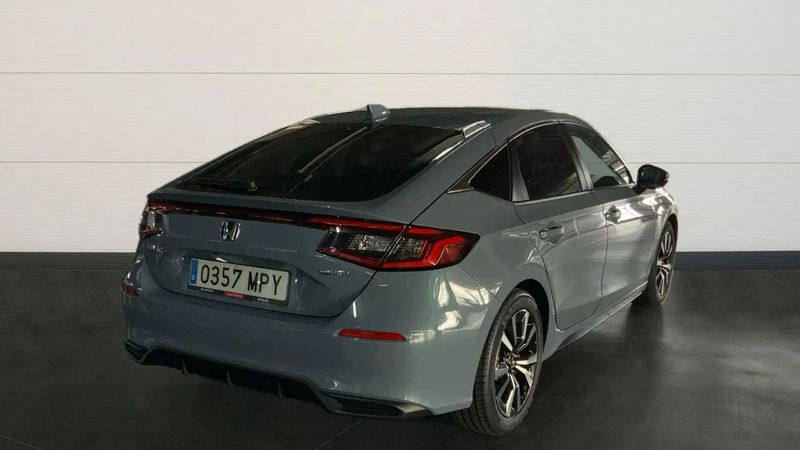 Honda Civic • 2024 • 1,400 km 9