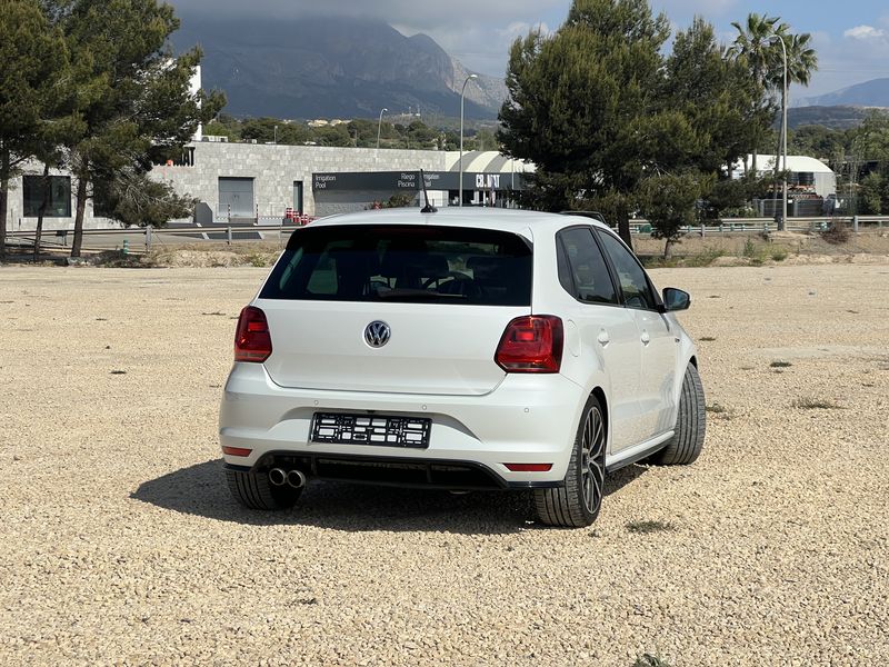 Volkswagen Polo • 2015 • 101,000 km 2
