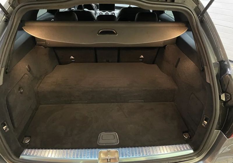 Mercedes-Benz C • 2020 • 75,000 km 2