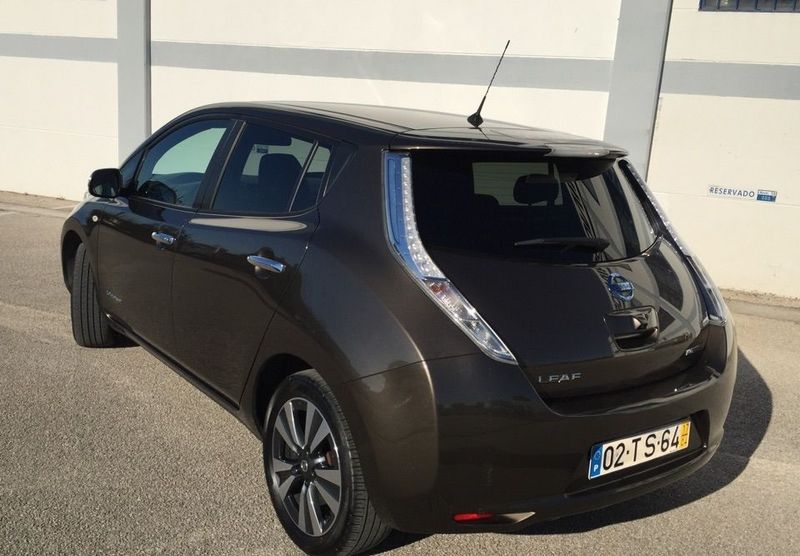 Nissan Leaf • 2017 • 50,000 km 3