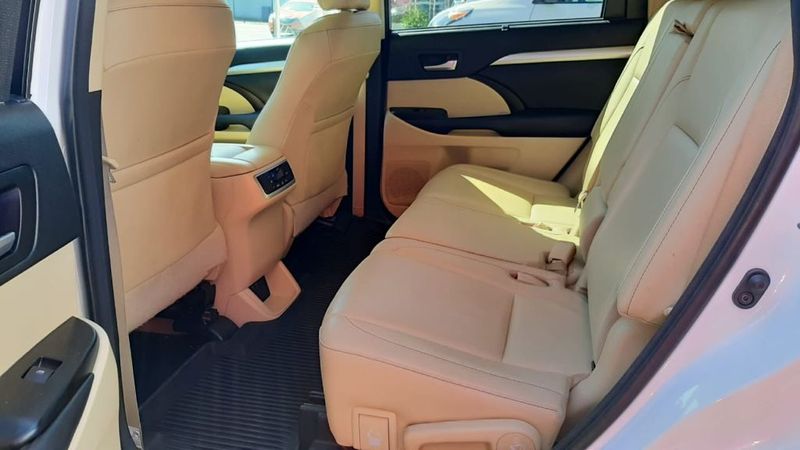 Toyota Highlander • 2018 • 87,000 mi 12