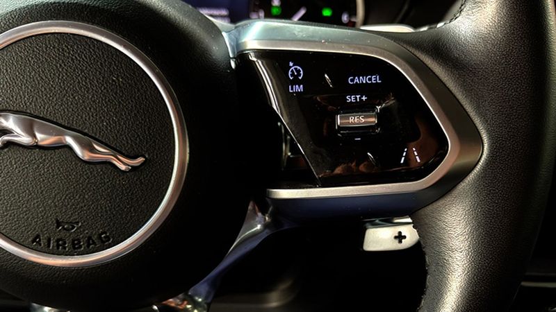 Jaguar E-PACE • 2021 • 32,978 km 23