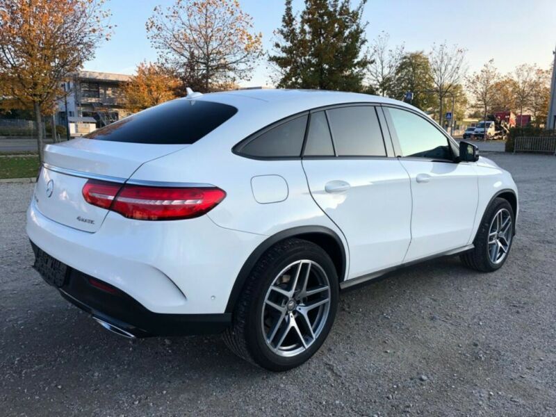Mercedes-Benz GLE • 2015 • 193,000 km 6