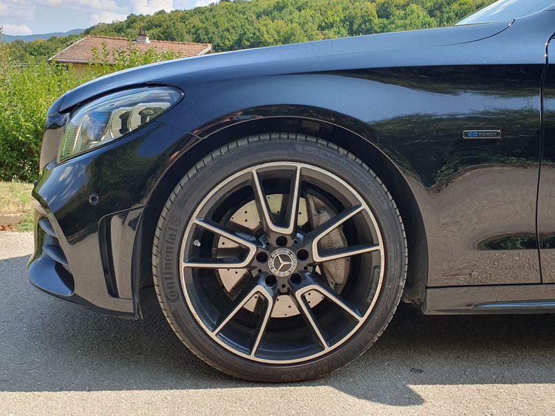 Mercedes-Benz C-Class • 2020 • 120,000 km 10