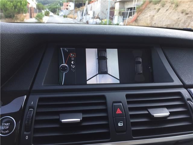 BMW X5 • 2010 • 212,000 km 12